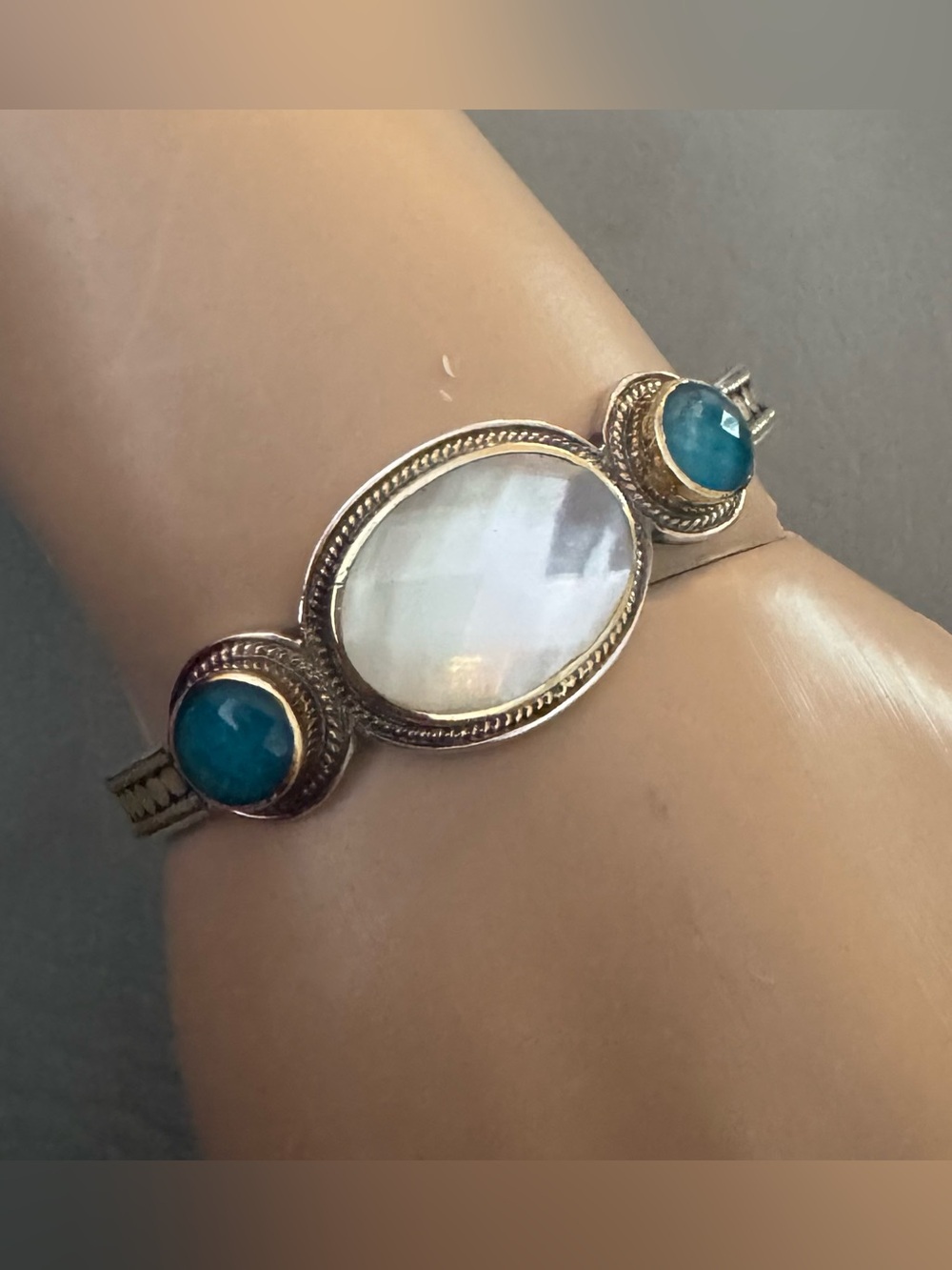 Anna Beck MOP Sterling Bangle